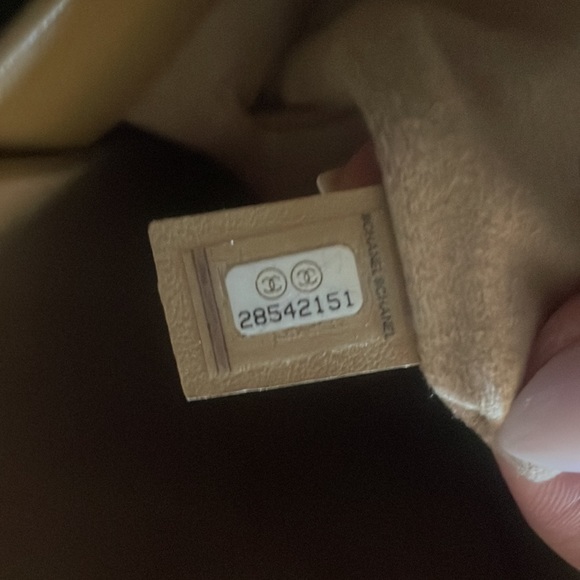 CHANEL DEAUVILLE TOTE - Picture 16 of 16